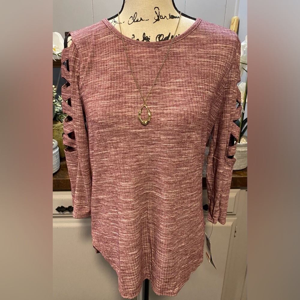 NWT BCX Junior’s Lattice Sleeve Top